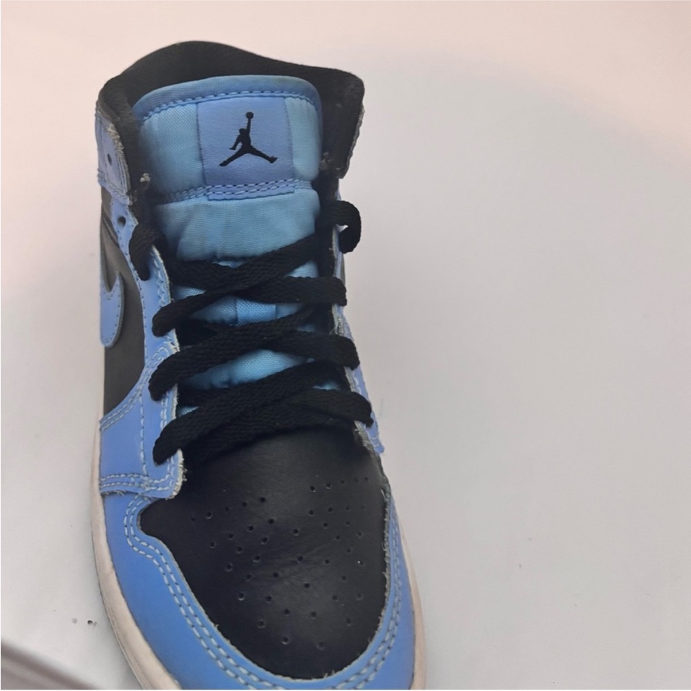 Jordan Kids Black and Light Blue Sneakers - Picture 4 of 5